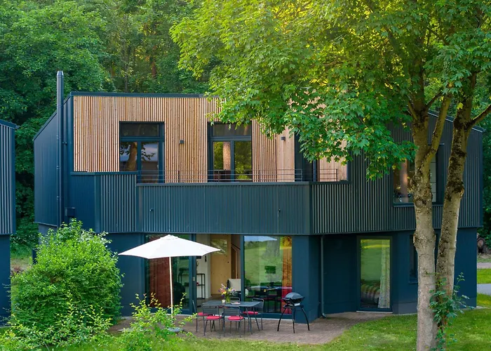 Сasa de vacaciones Traumhaus Direkt Am Mit Dachterrasse, Kamin Und Badewanne Templin